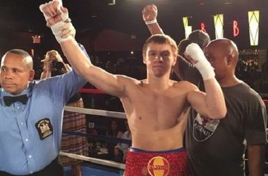 Перспективний український боксер отримав сьому перемогу у профі-боксі