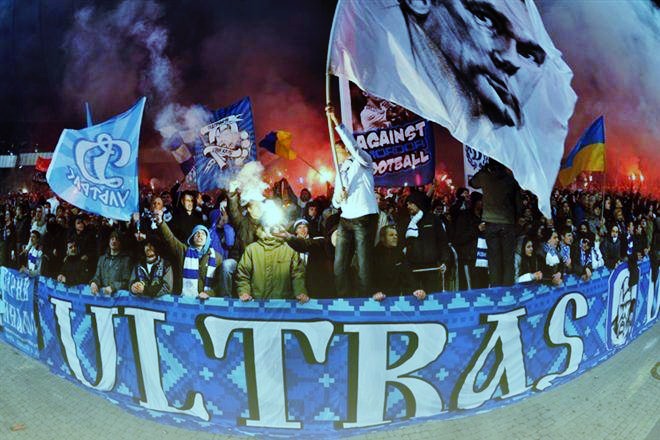 Ультрас “Динамо” закликали Суркіса віддати гроші воїнам України, а не на концерт (ВІДЕО)
