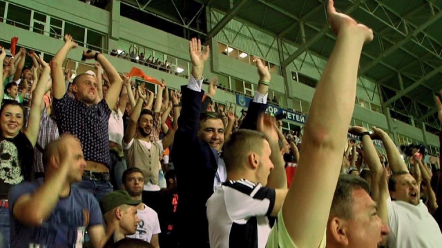 Як Саакашвілі запускав “хвилю” під час Суперкубку України (ФОТО)