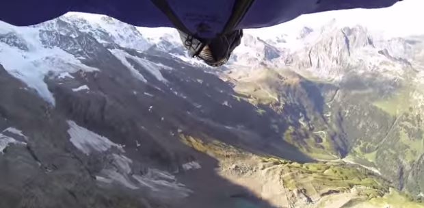 В Альпах спортсмен-екстремал здійснив найнебезпечніший трюк у світі (ВІДЕО)