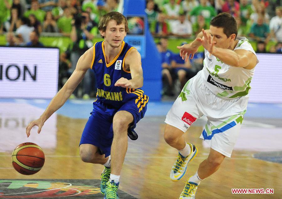 Українські баскетболісти в боротьбі поступаються Словенії