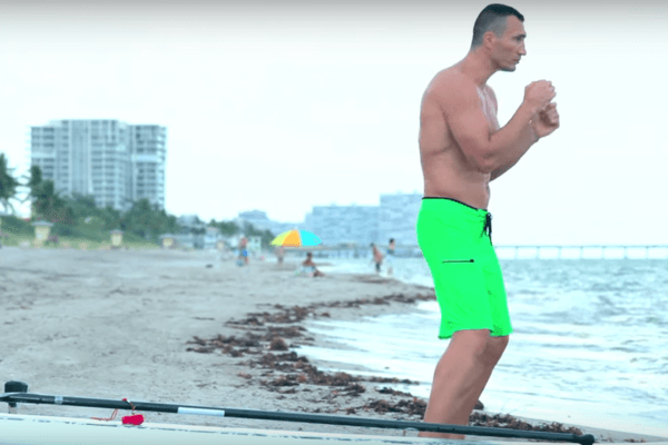 Волны и простор: Кличко похвастался ярким видео с тренировки