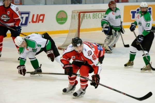 “Донбас” повторно розгромив “Рапід” у чемпіонаті України з хокею