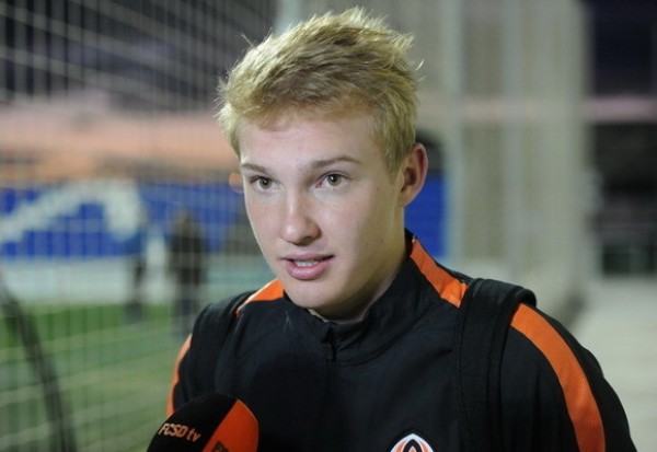 Коваленко стал лучшим молодым футболистом Украины в марте