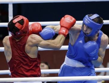 Боксер Ігор Любченко переміг росіянина і виборов золото на чемпіонаті світу