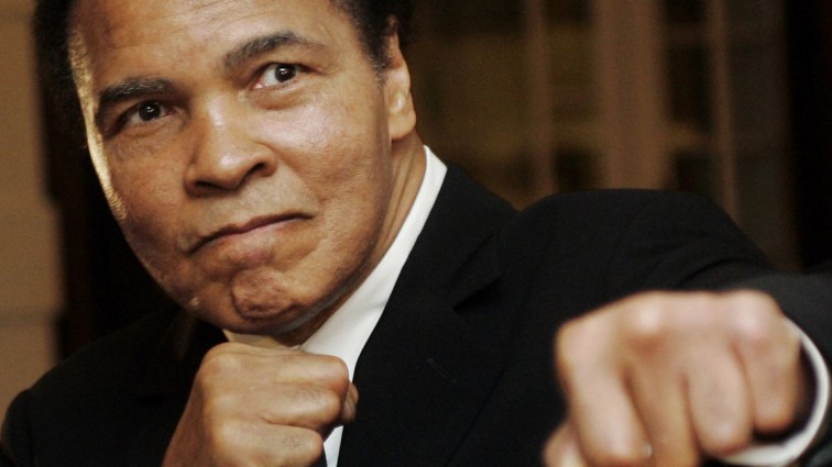 Похорон легендарного боксера Мохаммеда Алі транслюватимуть онлайн