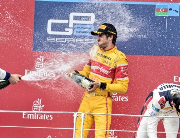 Аварії лідерів і дебютна перемога Джовінаццо. Підсумки гонки GP2 в Баку