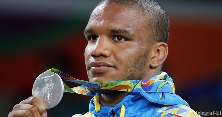 Український борець Беленюк купив собі “золоту” медаль після поразки у фіналі Олімпіади