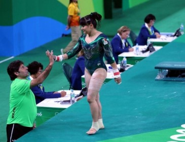 Плавця-пампушку на Олімпіаді змінила гімнастка-пончик (ВІДЕО)