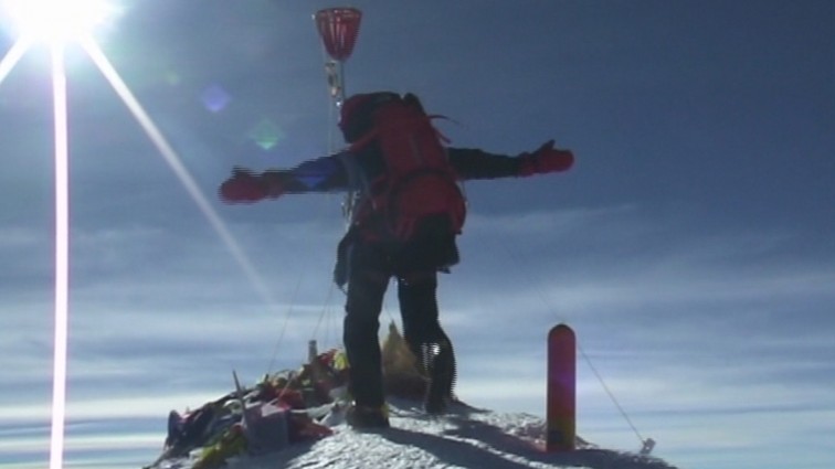 77-летний мастер спорта из Запорожья умер во время поднятия на вершину Эльбрус