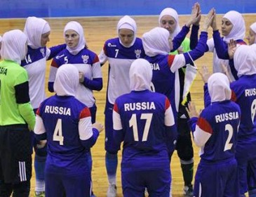 ФОТОФАКТ. Жіноча збірна Росії з міні-футболу зіграла матч в хіджабах (фото)