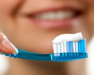 Відбілювач у зубних пастах і жуйках може викликати рак