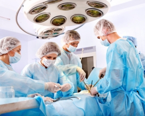 Унікальна операція: жінка без легень тиждень чекала на донорський орган