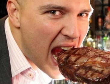 Чому чоловікам так важливо їсти м’ясо