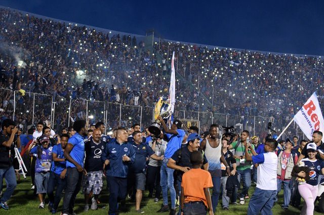 У Гондурасі трапилася страшна тиснява на футбольному матчі, є загиблі