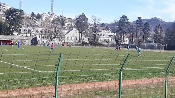 У Чорногорії невідомий пострілом в голову вбив футболіста на тренуванні