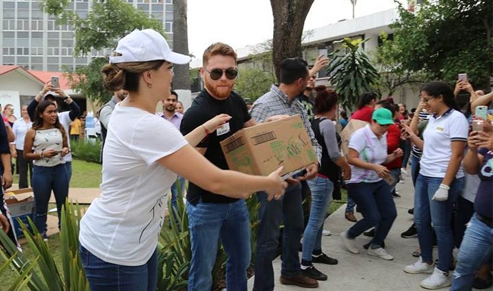Альварес допоміг жертвам землетрусу в Мексиці