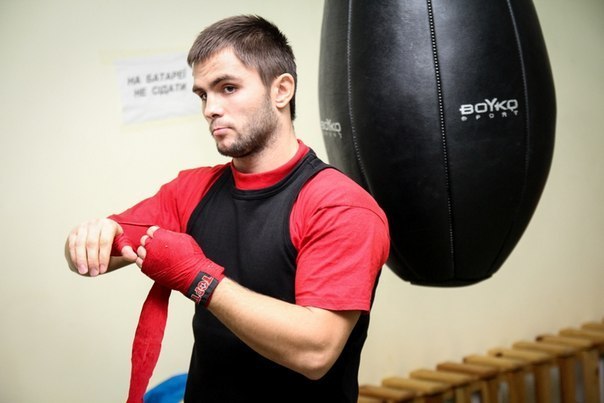 Український боксер успішно дебютував на професійному рингу