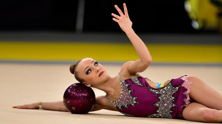 Українська гімнастка виграла два «золота» в Дубаї