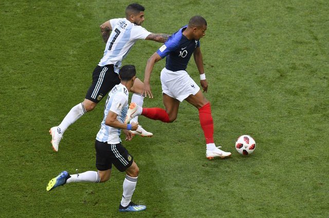 Франція і Аргентина: М’ячі летіли, як кулі