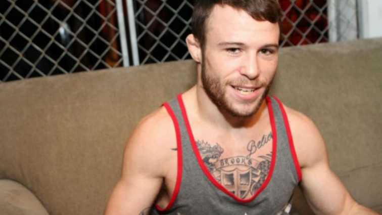 Курйозний випадок на рингу: Боєць MMA нокаутував сам себе