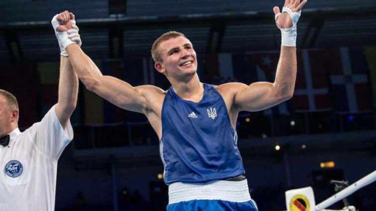Олександр Хижняк став чемпіоном України з боксу