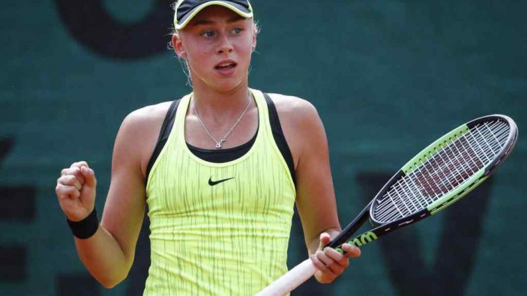 15-річна харків’янка Дар’я Лопатецька виграла турнір з тенісу в Гонконгу, обігравши 23-річну чешку