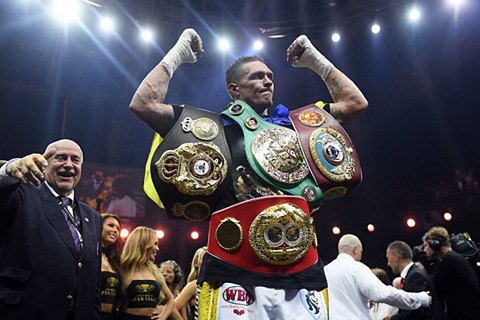 “Усик хоче стати королем”: промоутер українського боксера розповів про його амбіції у надважкій вазі