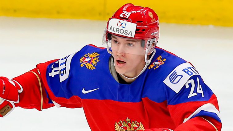 “Тут всі проти нас”: Російський хокеїст влаштував істерику після матчу
