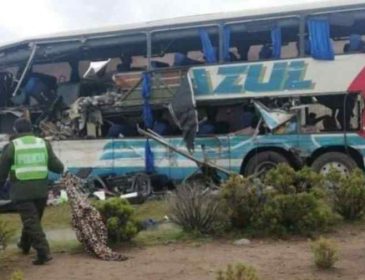 “Більше 13 загиблих”: Автобус із футбольною командою впав у 150-метрову прірву